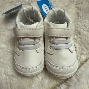 Classic White walking shoes